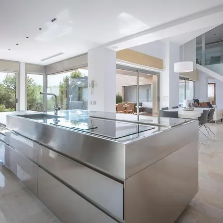 Limonium Deluxe With Private Pool, Tarracohomes Villa