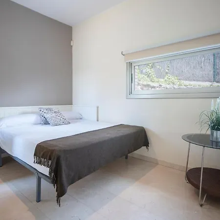 Limonium Deluxe With Private Pool, Tarracohomes *