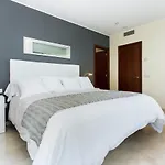 Limonium Deluxe With Private Pool, Tarracohomes