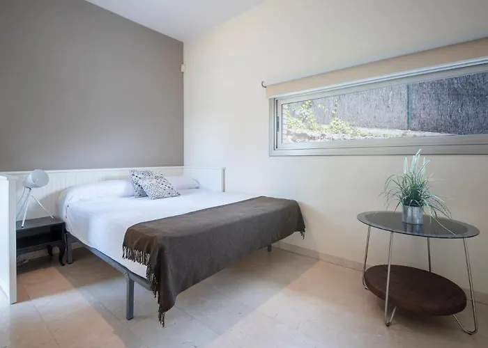 Limonium Deluxe With Private Pool, Tarracohomes *