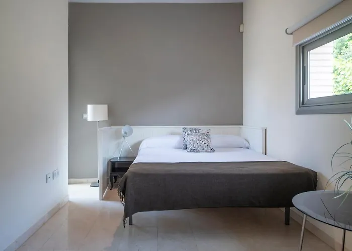 Limonium Deluxe With Private Pool, Tarracohomes *