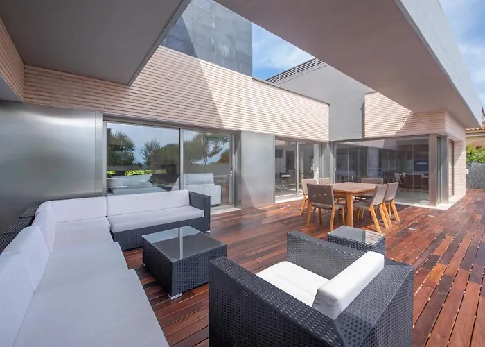 Limonium Deluxe With Private Pool, Tarracohomes Villa