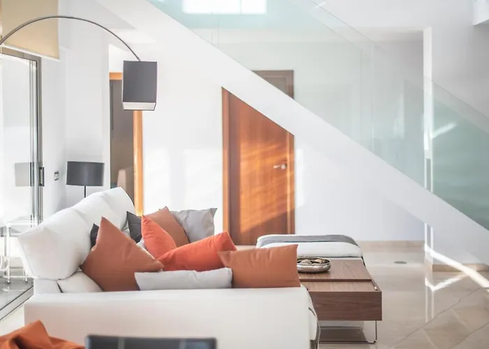 Limonium Deluxe With Private Pool, Tarracohomes Villa