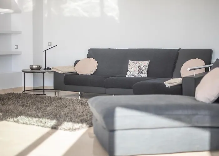 Limonium Deluxe With Private Pool, Tarracohomes *