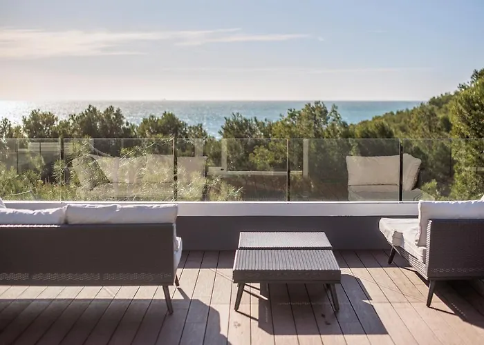 Villa Limonium Deluxe With Private Pool, Tarracohomes